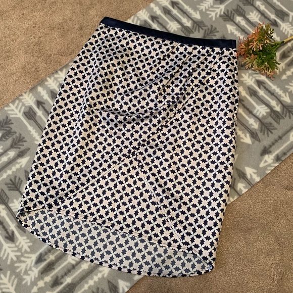 H&M Dresses & Skirts - Silky Patterned Draped Tulip Pencil Skirt